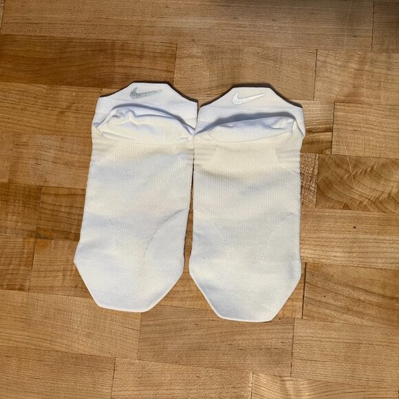 Men's Medium 8-9.5 Nike Spark Lightweight Dri Fit No Show Running Tab Socks - Picture 2 of 3